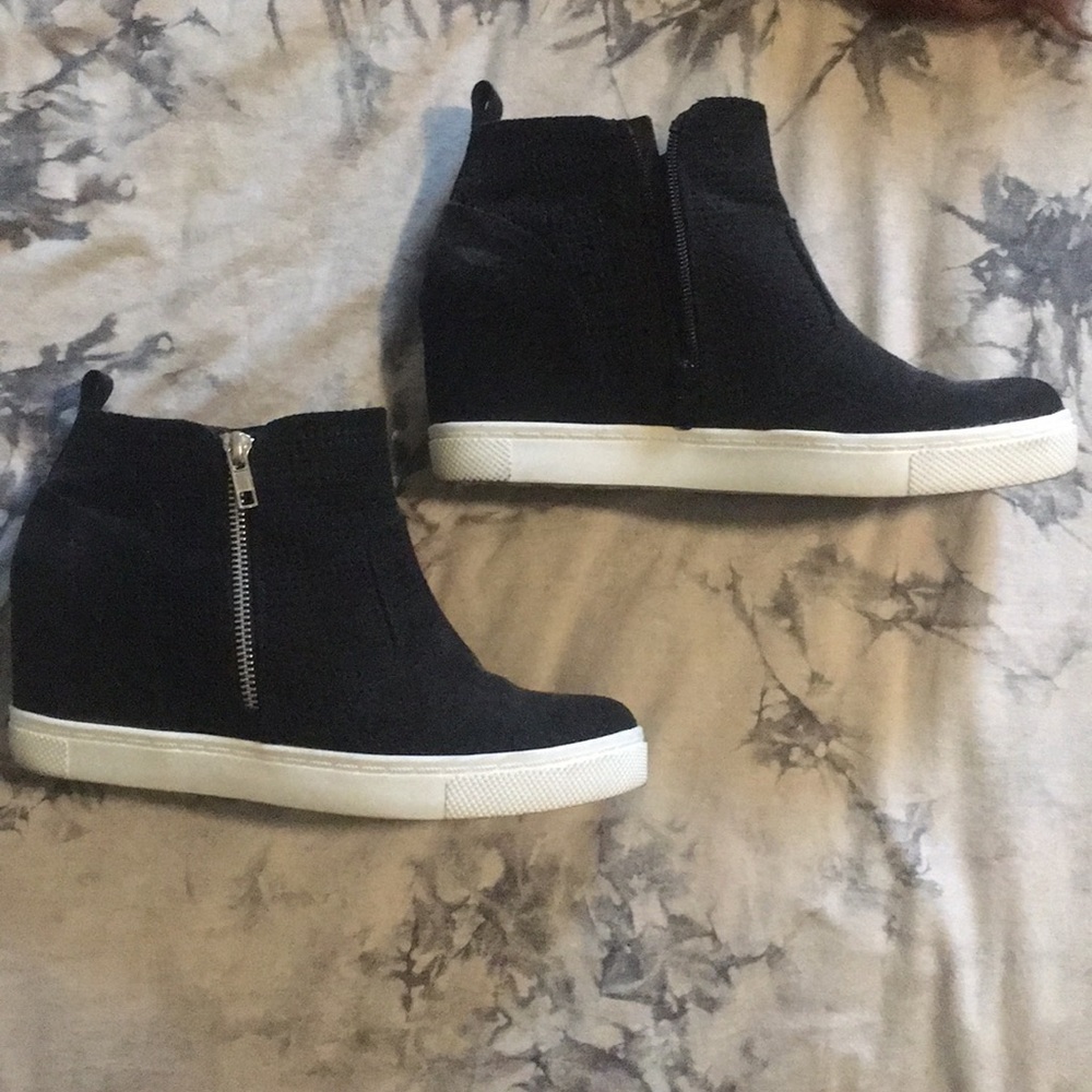 Wedge sneakers